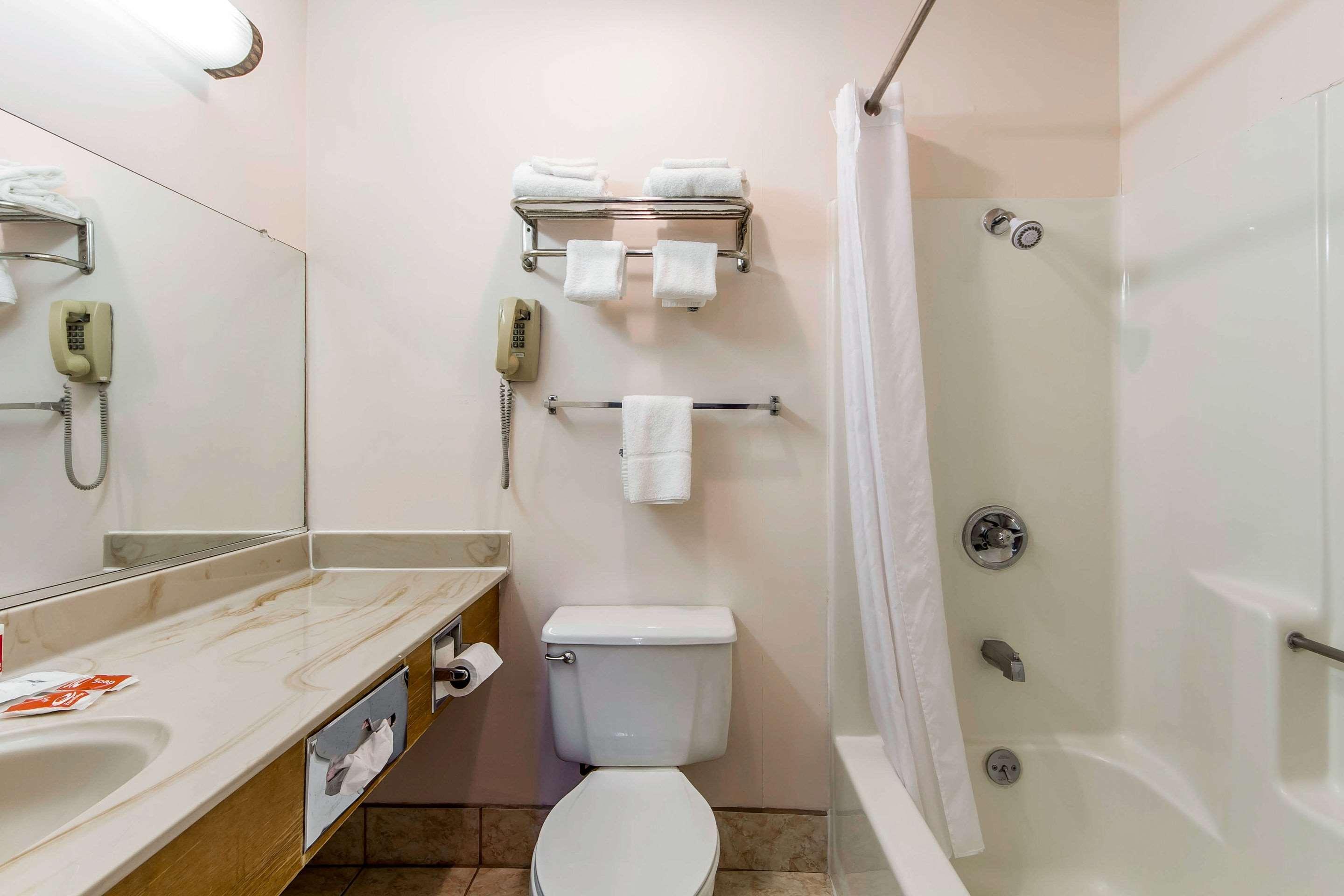 Econo Lodge Castro Valley I-580 מראה חיצוני תמונה